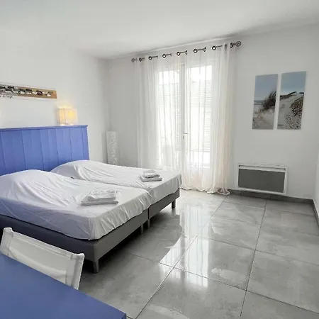 Superbe Avec Piscine Chauffee, Proche *