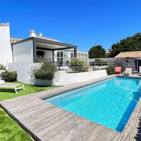 Superbe Avec Piscine Chauffee, Proche