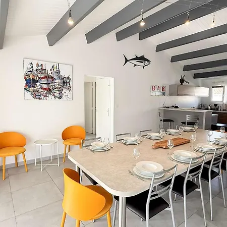 Superbe Avec Piscine Chauffee, Proche *