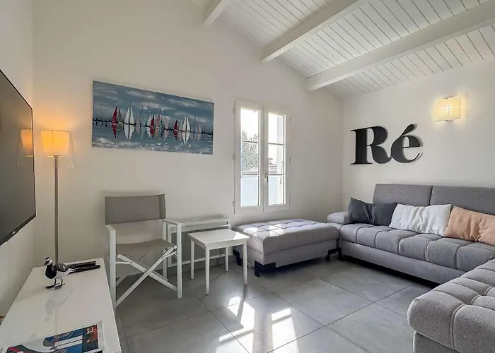 Superbe Avec Piscine Chauffée, Proche Villa *