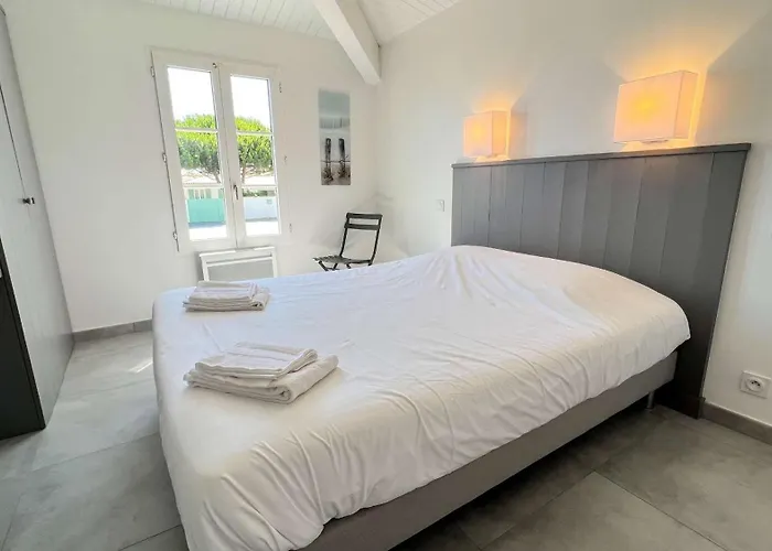 Superbe Avec Piscine Chauffée, Proche Ars-en-Ré