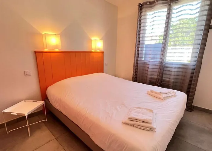 Villa Superbe Avec Piscine Chauffée, Proche