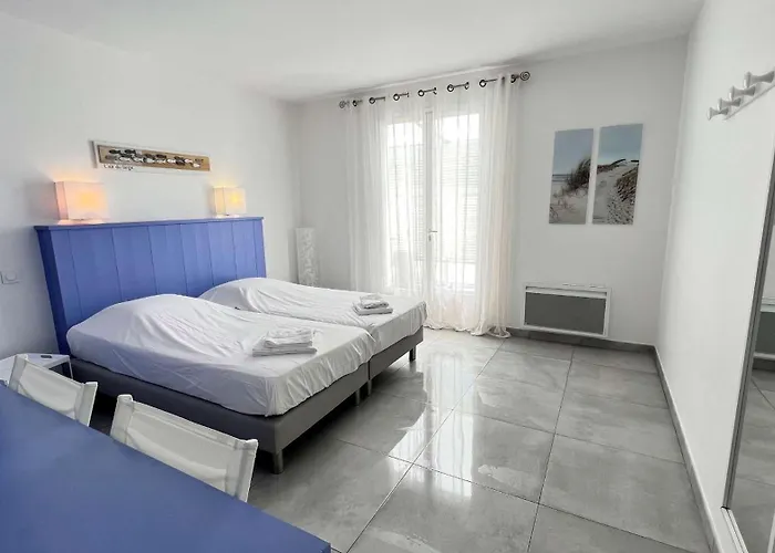 Superbe Avec Piscine Chauffée, Proche *