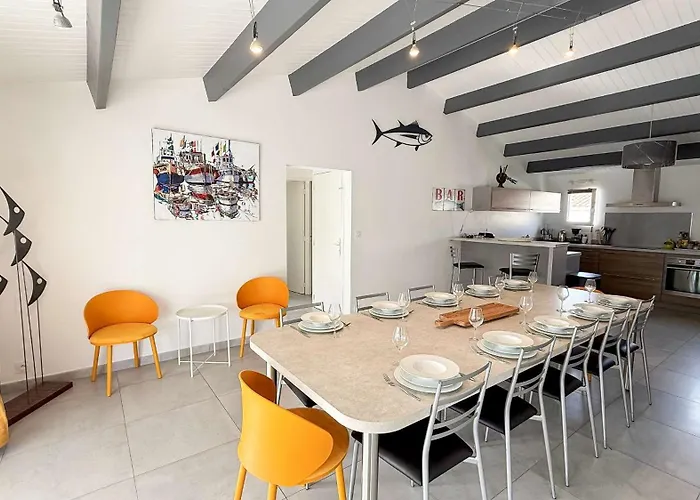 Superbe Avec Piscine Chauffée, Proche *